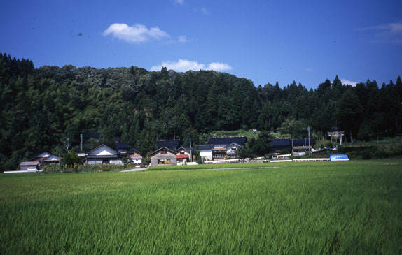 Noto - Distant village Chubu houses | openEQUELLA